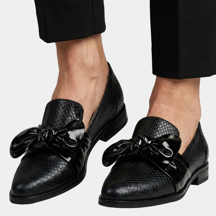 Klaudia - Loafers with Bow