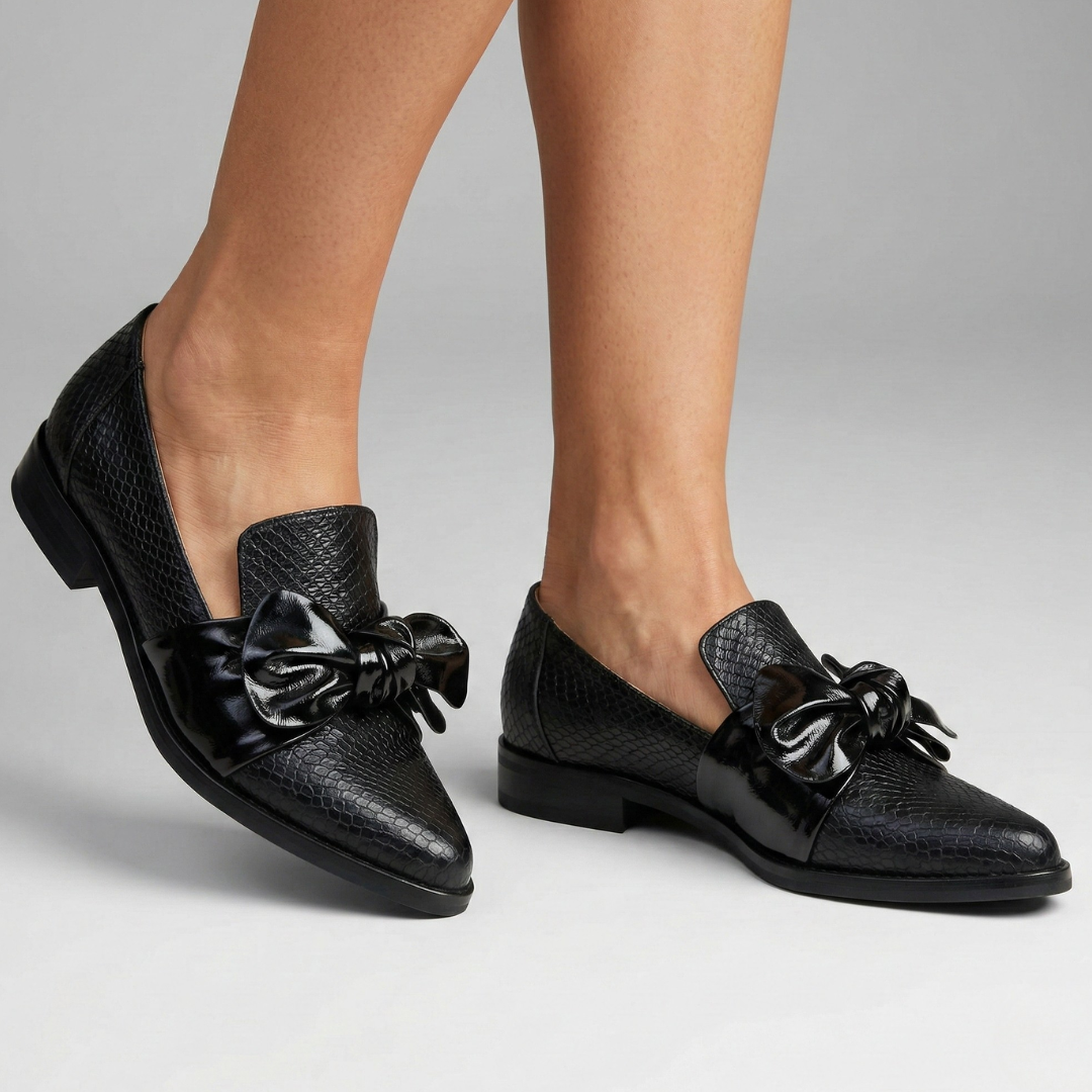 Klaudia - Loafers with Bow