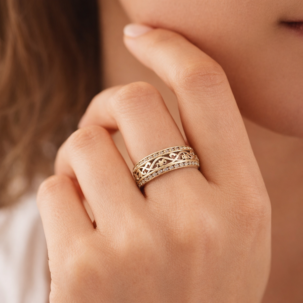 Olivia Ring - Light Hollow Gold