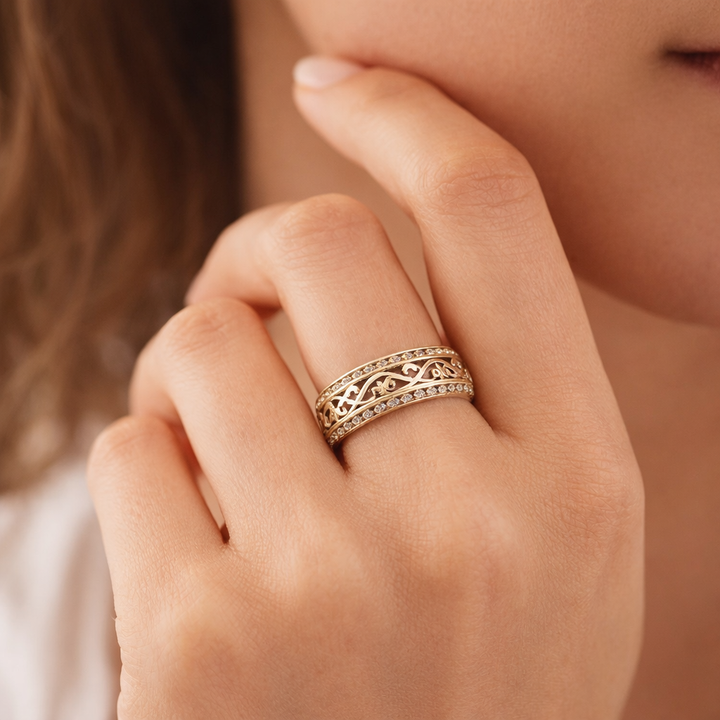 Olivia Ring - Light Hollow Gold