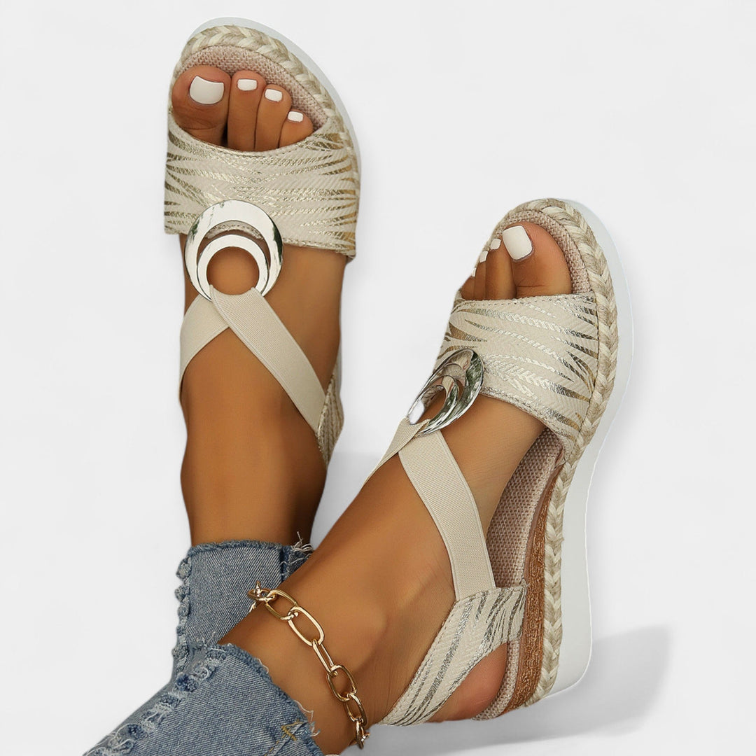 Pletené římské sandály" can be rewritten as "Knit Roman Sandals.