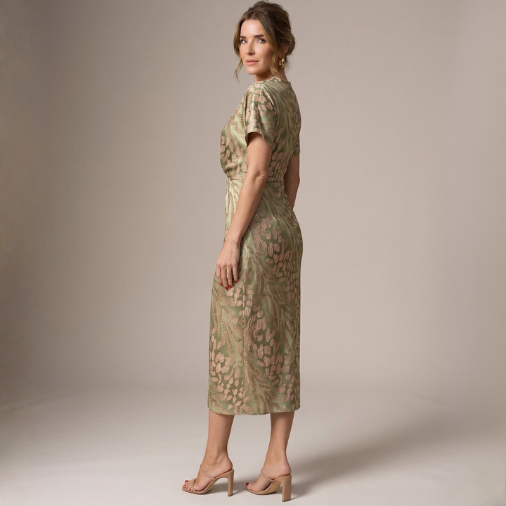 Giulia – Elegantní šaty z jemného a splývavého materiálu