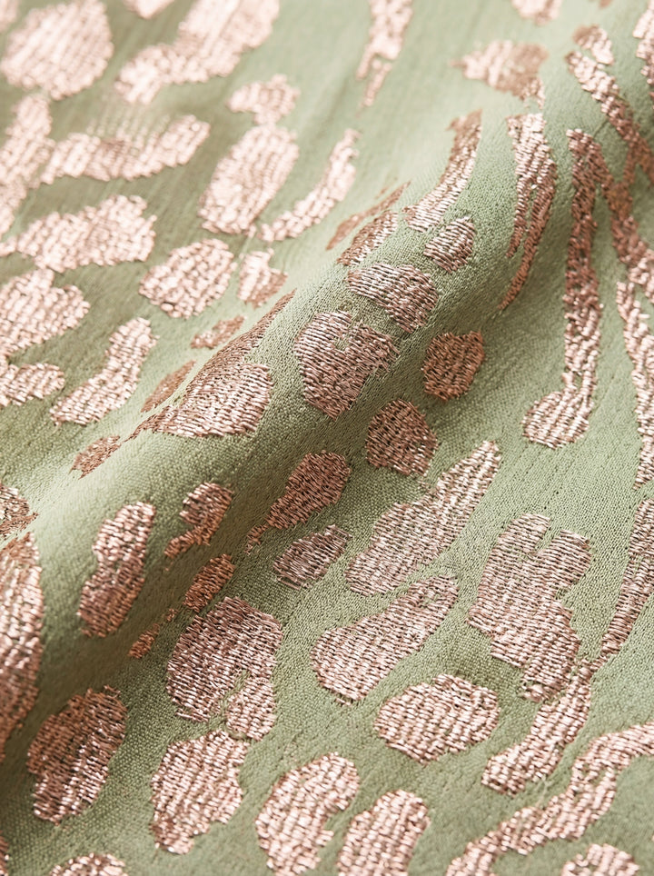 Giulia – Elegantní šaty z jemného a splývavého materiálu