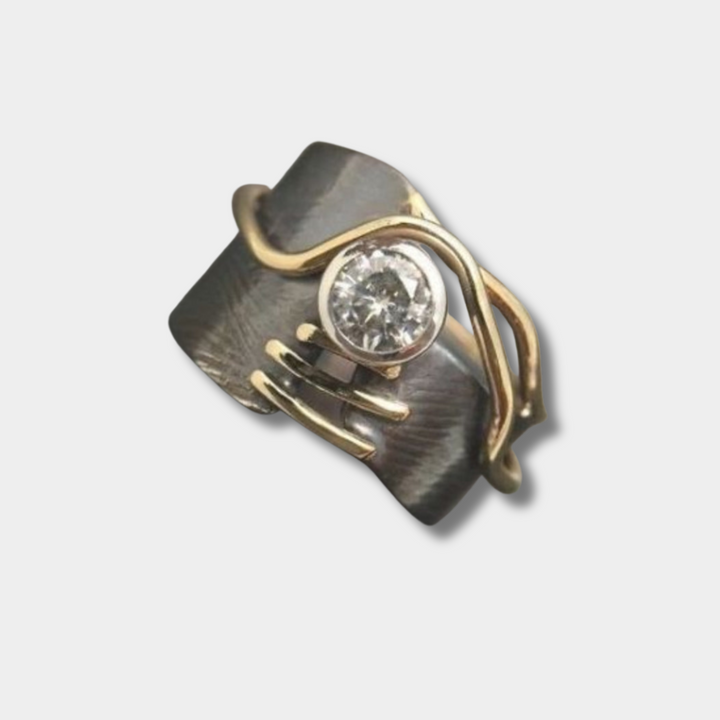 Laura Ring - Vintage Dark Silver with Zircon