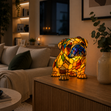 Lampa s bulldogem v sedící pozici